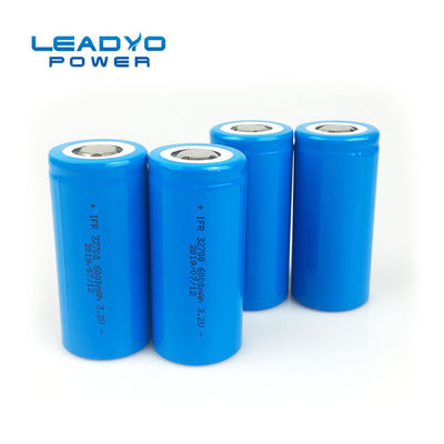 İyi fiyat Şarj Edilebilir 3.2v 6ah Lityum Pil Hücreleri 32650 32700 6000mah Lifepo4 Pil çevrimiçi